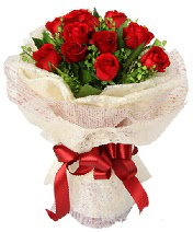 12 adet kırmızı gül buketi  Niğde online çiçek gönderme sipariş 
