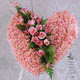 kalp pano karankil ve güller   Niğde hediye çiçek yolla 