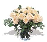 11 adet beyaz gül vazoda  Niğde kaliteli taze ve ucuz çiçekler 