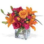  Niğde çiçek gönderme sitemiz güvenlidir  cam yada mika Vazo içerisinde karisik mevsim çiçekleri